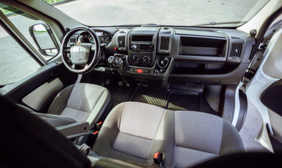 интерьер Peugeot Boxer Minibus 2-го поколения