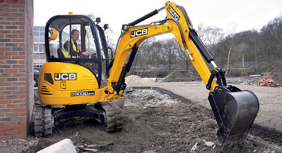 Подробное рассмотрение JCB 8030 ZTS с фотографиями JCB 8030 ZTS на IronHorse.ru ©